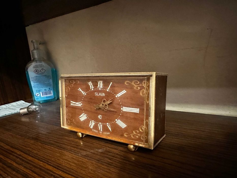 Стар руски настолен часовник SLAVA