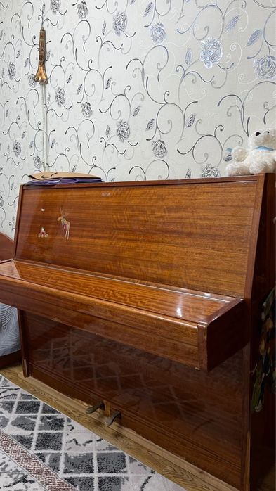 Продам фортепиано "Riga"