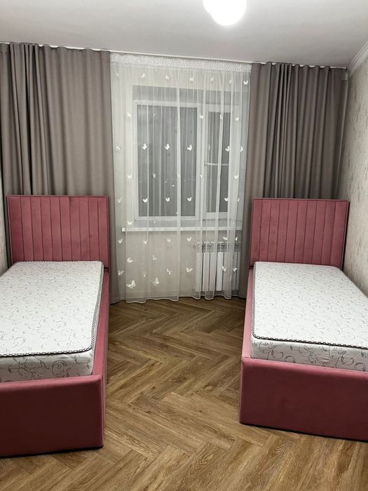 Новый розовый кровать