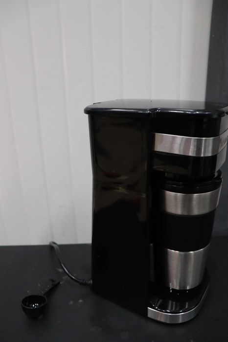 Кафе машина Bestron с изолирана чаша, черна/сребриста