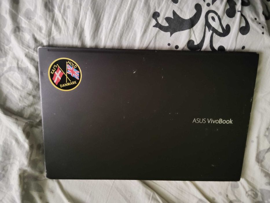 laptop Asus Vivobook cu amd ryzen 5 4500u 6core