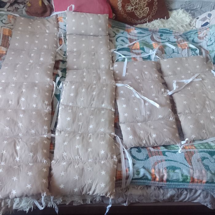 Бортики и одеялко в кроватку для малыша