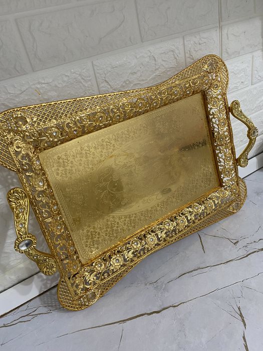 Поднос золотистый