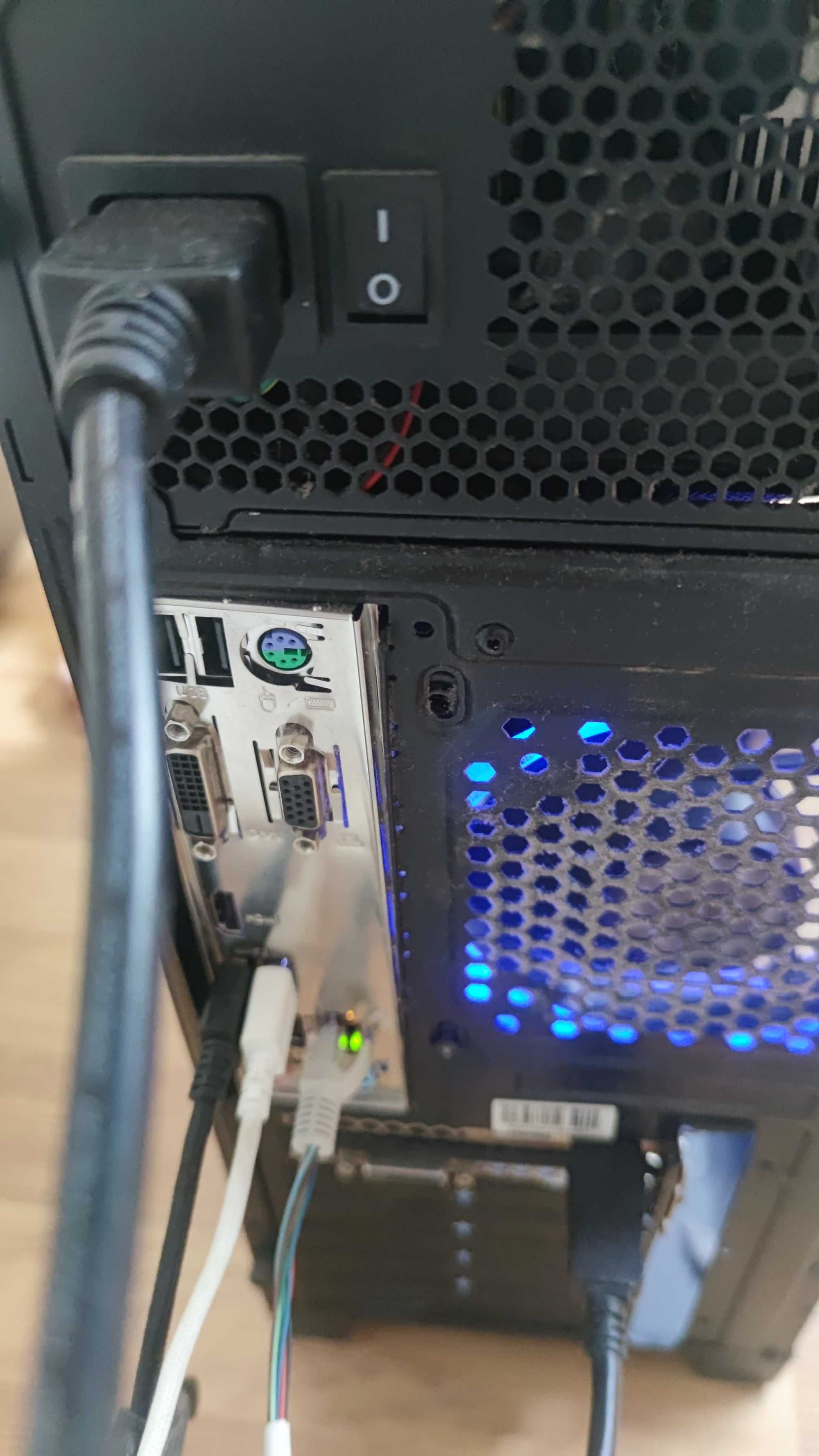 Desktop компютър