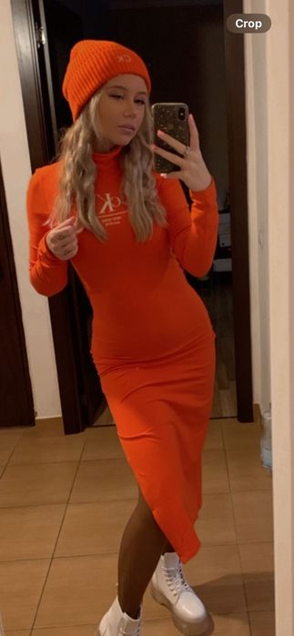 Rochie Calvin klein portocalie, lunga, crapata pe picior
