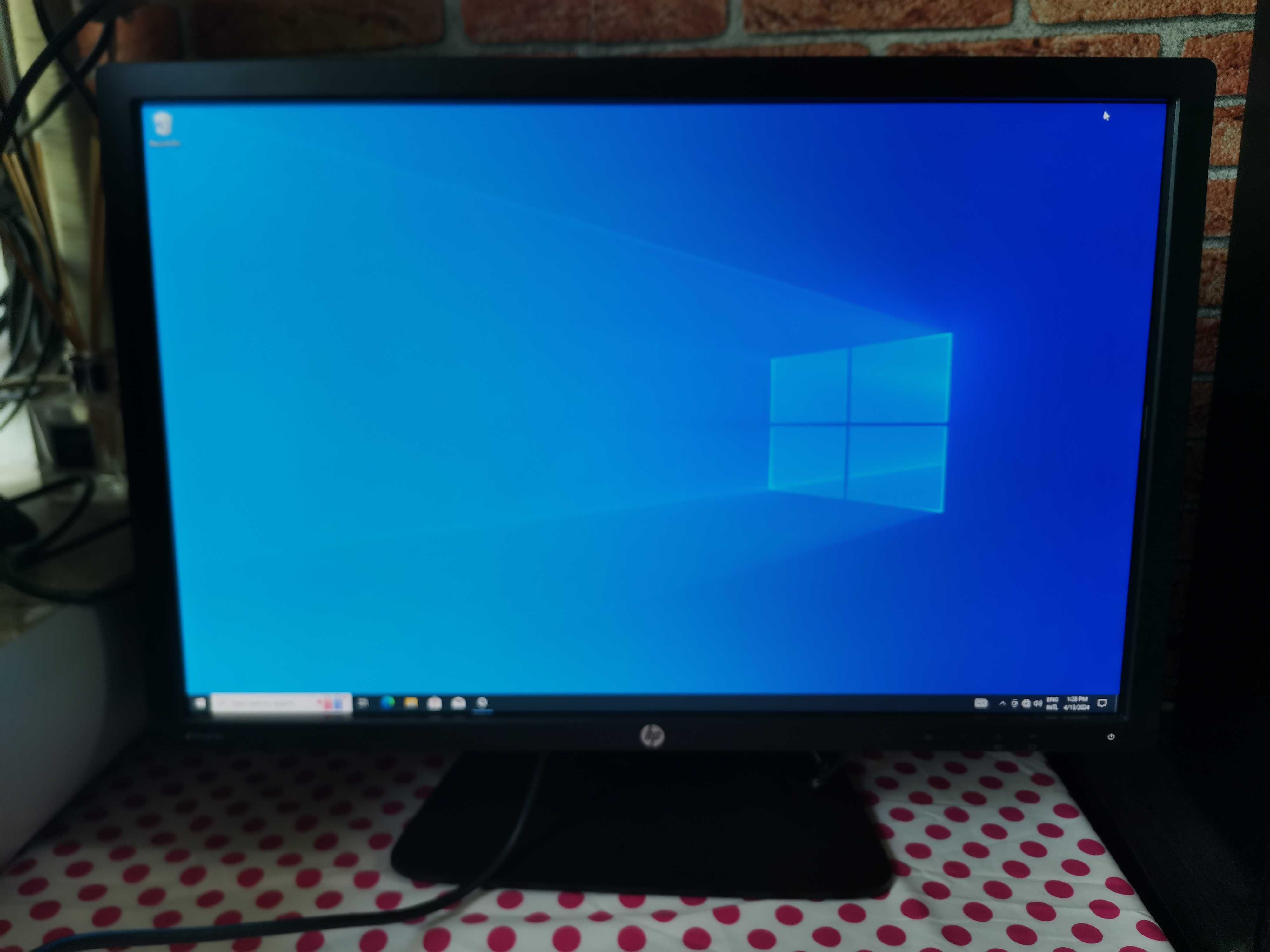 Monitor LED HP Z24i 24 inch FullHD IPS, 60 Hz.