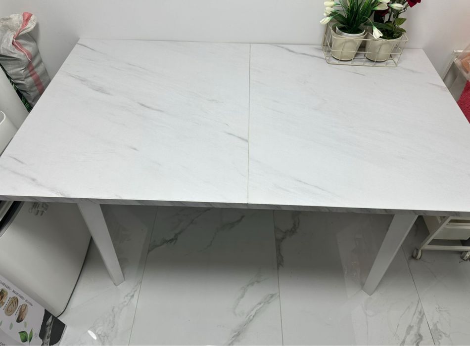 Стол новый , раскладной . Для дома и офиса