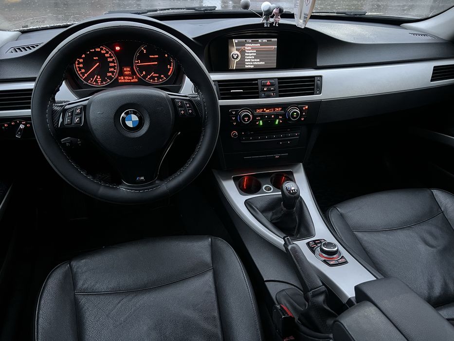 Bmw E90 / 2.0D 116 CP/ anul 2010 facelift/ impecabil / Accept Variante