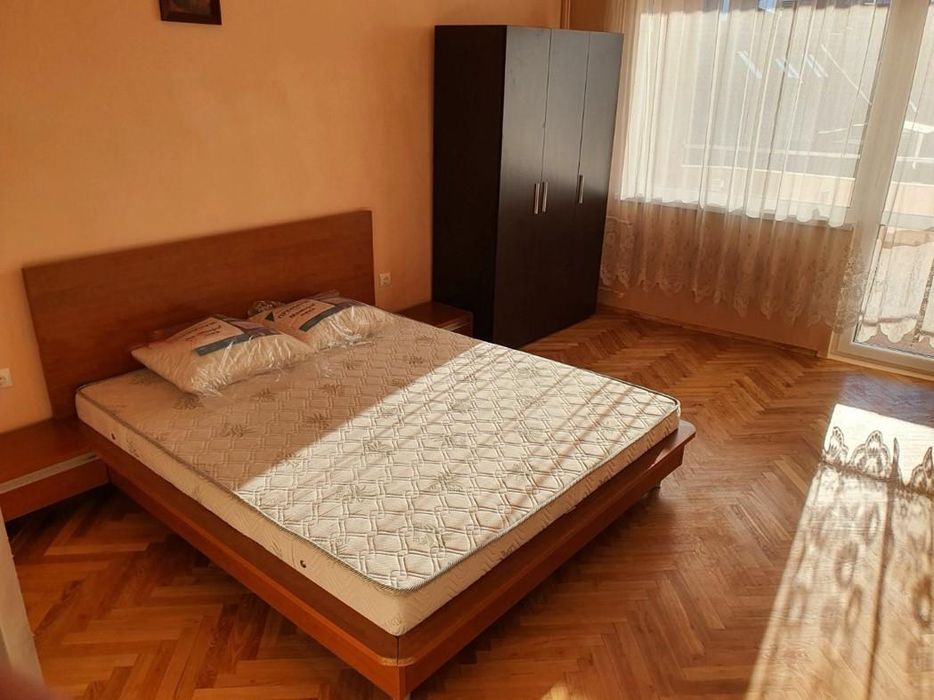 Дава се под наем Тристаен апартамент в София, Медицинска академия - 118 кв.м за 749 € - Снимка #4