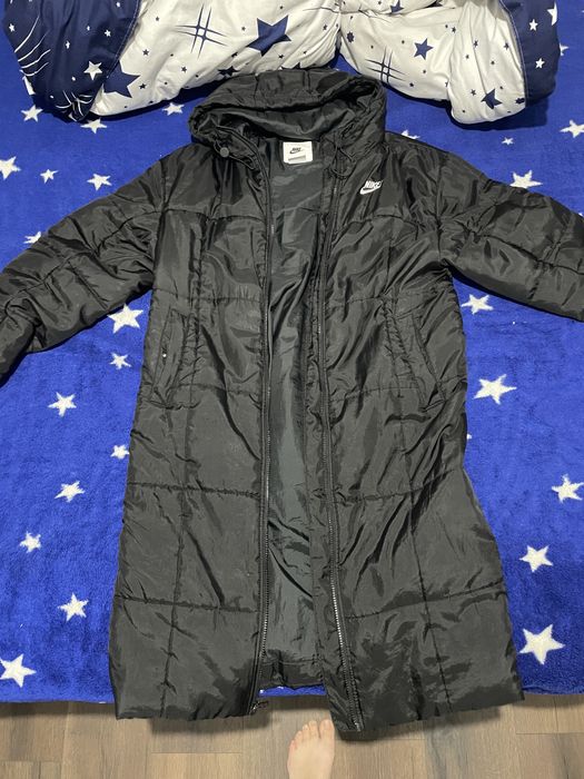 Geacă Nike oversize lungă, este ca nouă…………………………………….