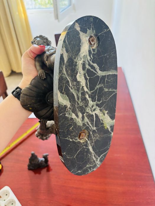 Statueta din antimoniu pe soclu de marmură