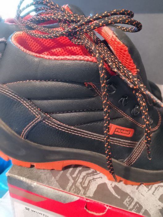 Чисто нови работни обувки 44 номер