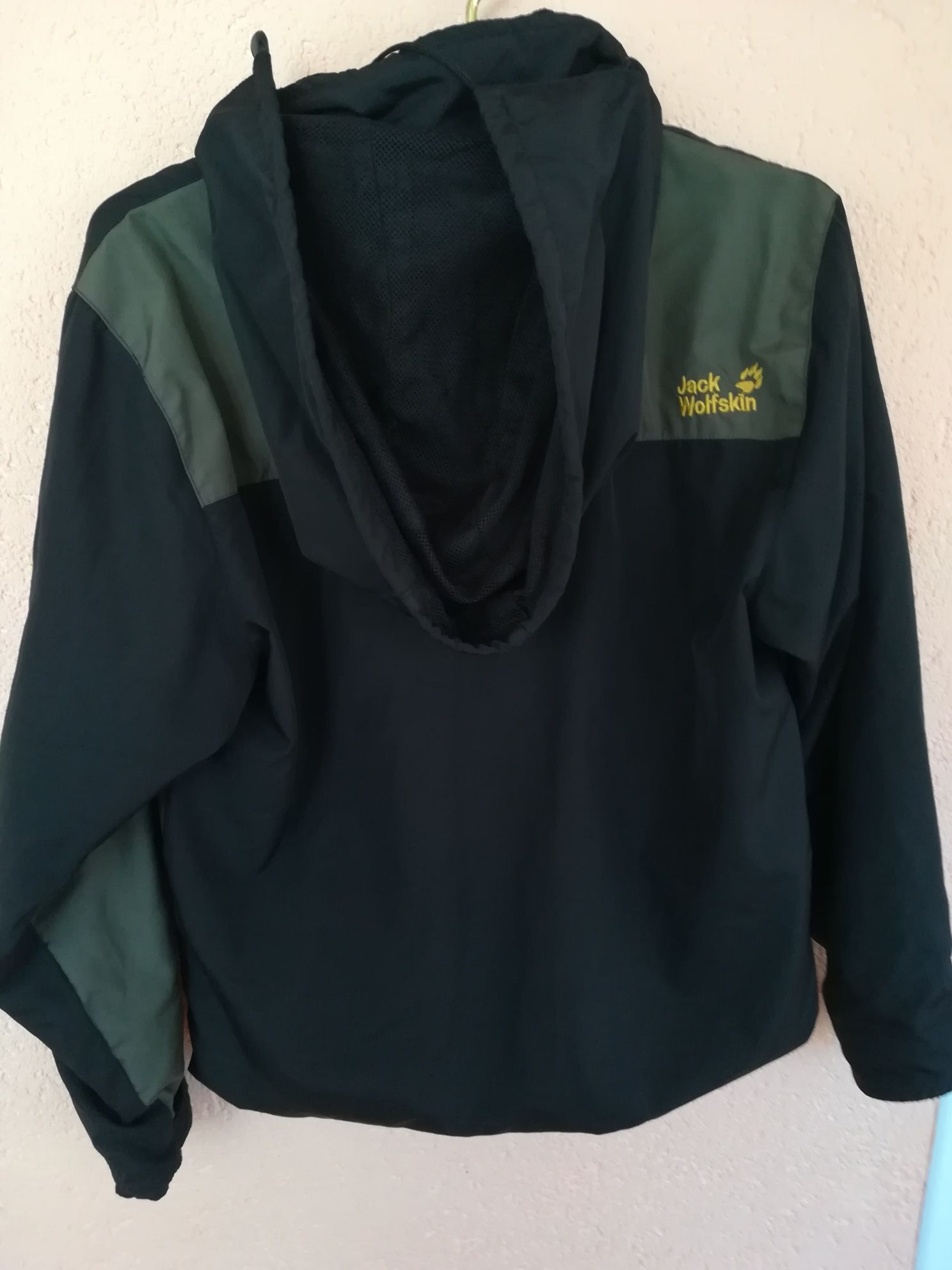 Geaca Jack Wolfskin mărimea S pt copii