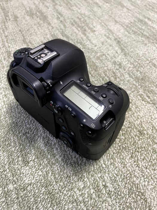 Canon 6D Mark II DSLR 26.2 megapixeli