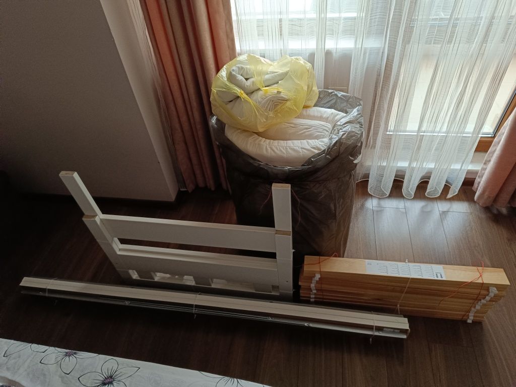 Детско легло ИКЕА с преграда + матрак и протектор. Като ново!