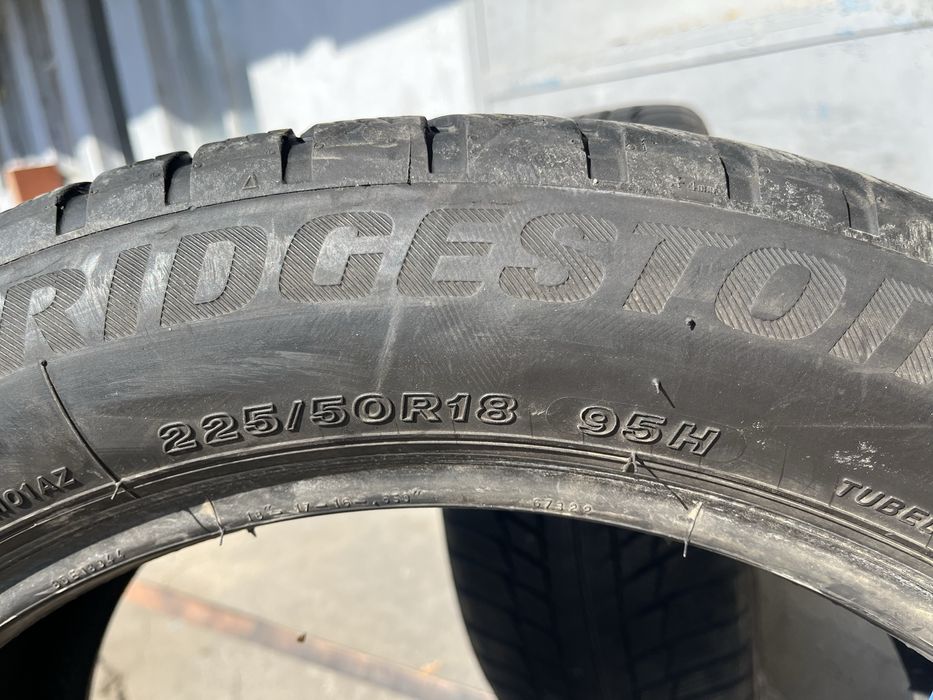2 бр. зимни гуми 225/50/18 Bridgestone RSC DOT 3418 5,5 mm