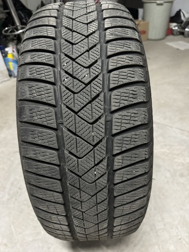 Pirelli sottozero 245/40/19