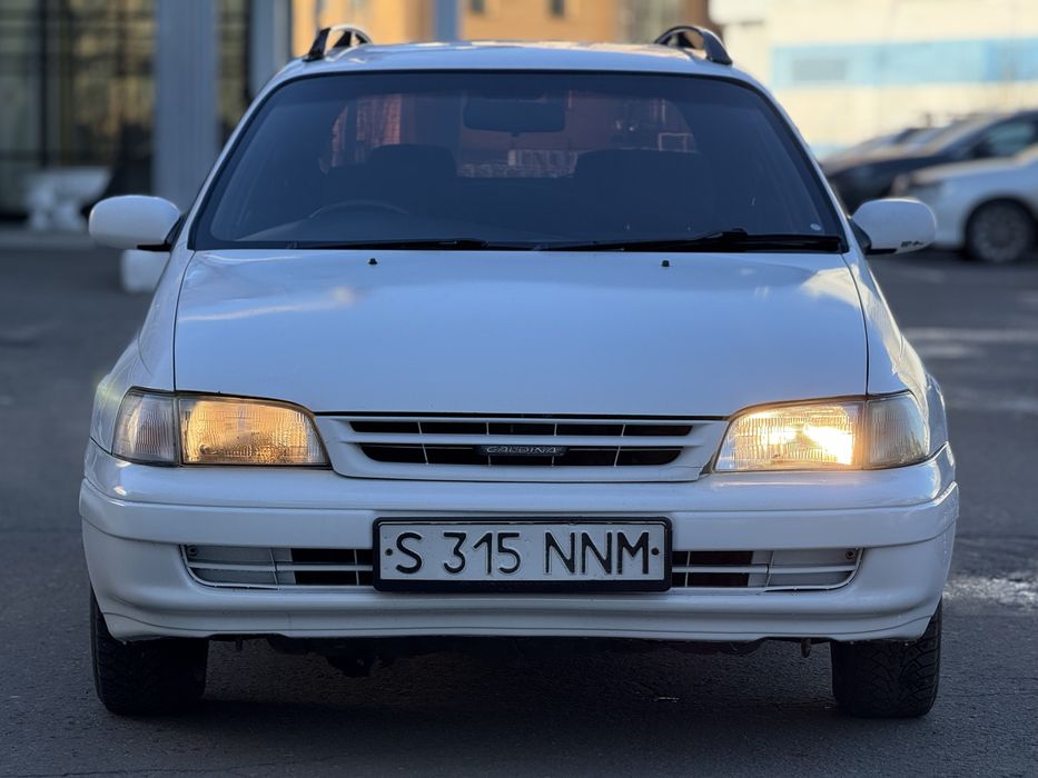 Toyota caldina в достойном состояни в одних курах в КЗ