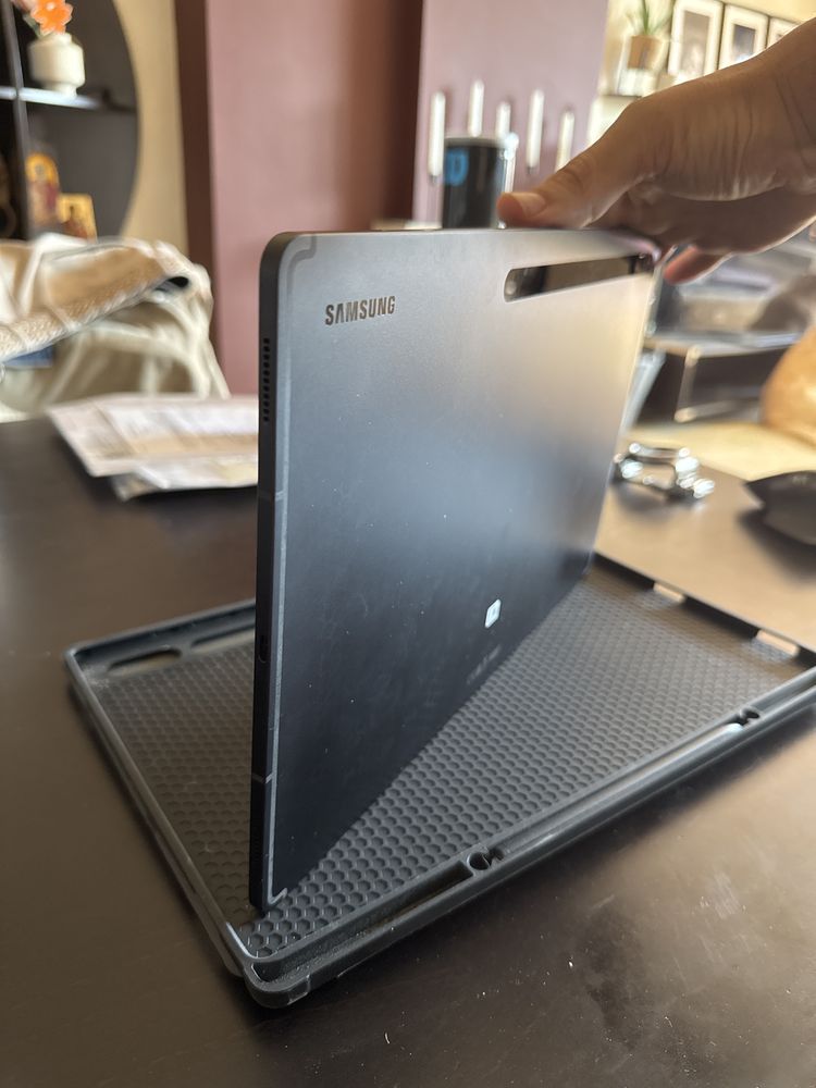 Заменям таблет Galaxy S8 Ultra 14.6” 128GB за iPad