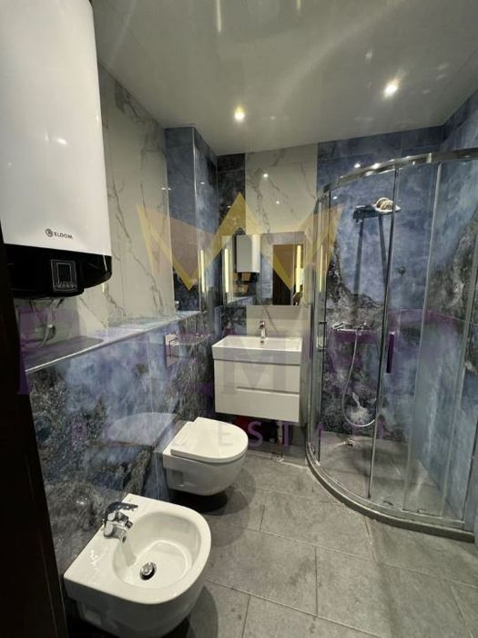 Дава се под наем Тристаен апартамент в Варна, Център - 107 кв.м за 1275 € - Снимка #5