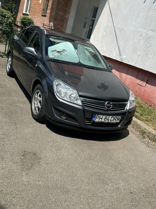 Opel Astra H Sedan