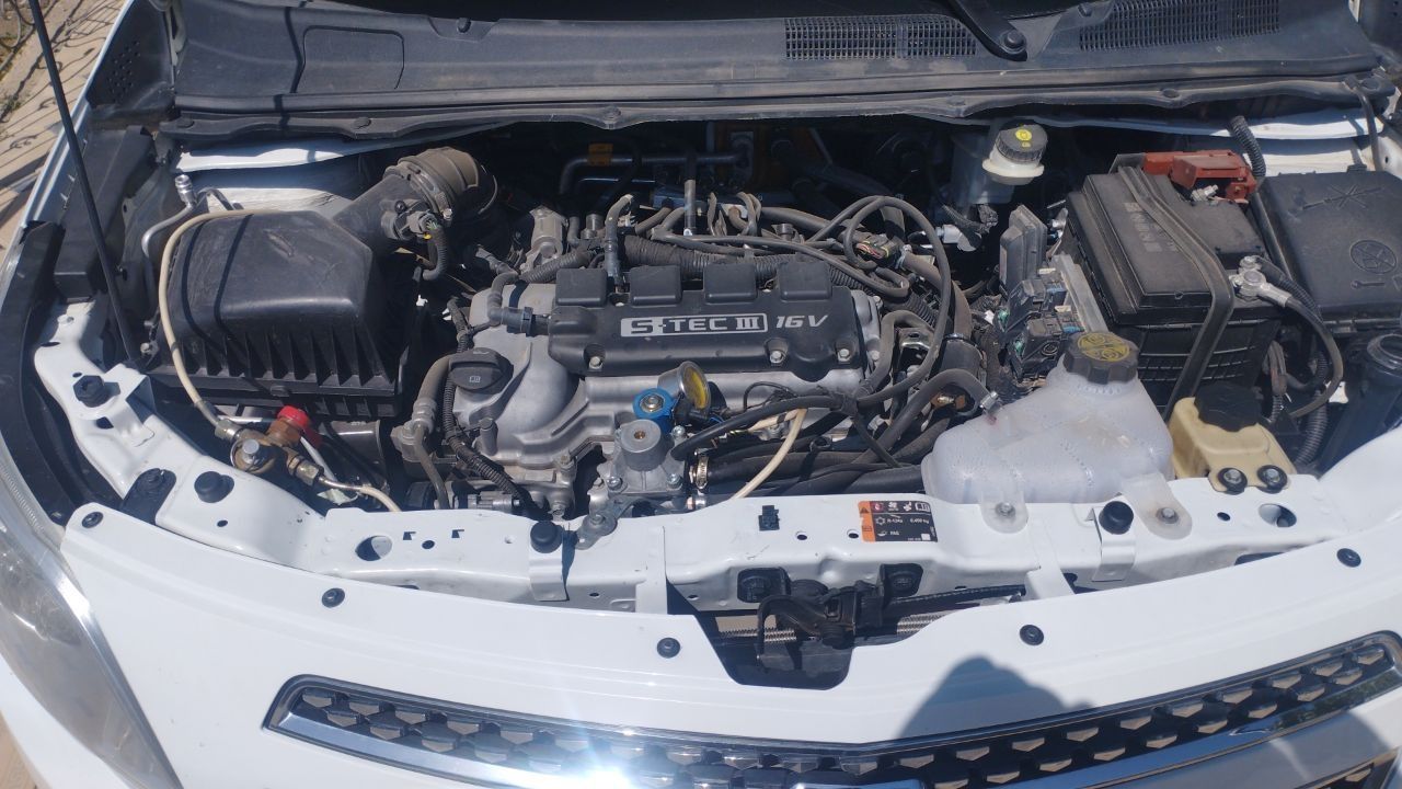 Mashina holati yaxshi minishga tayyor 92000 km yurgan
