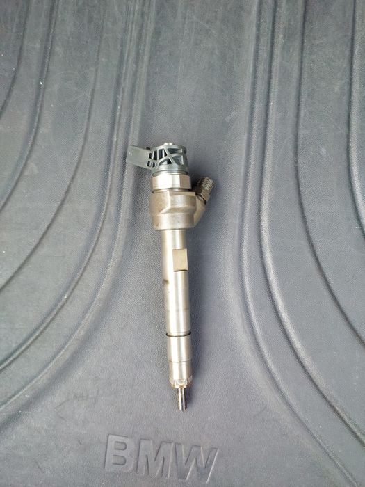 Injector bmw e90, f30, f36, f10 184 cp