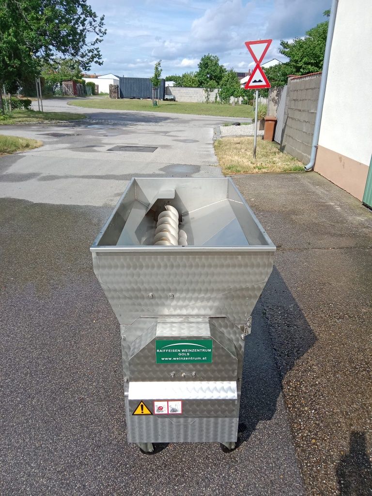 Desciorchinator de struguri