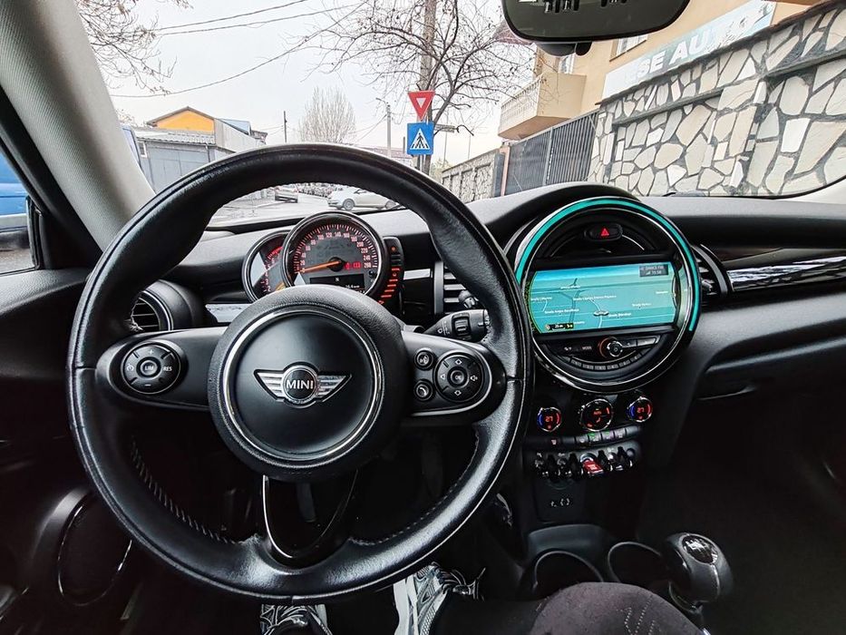 Mini Cooper British racing green