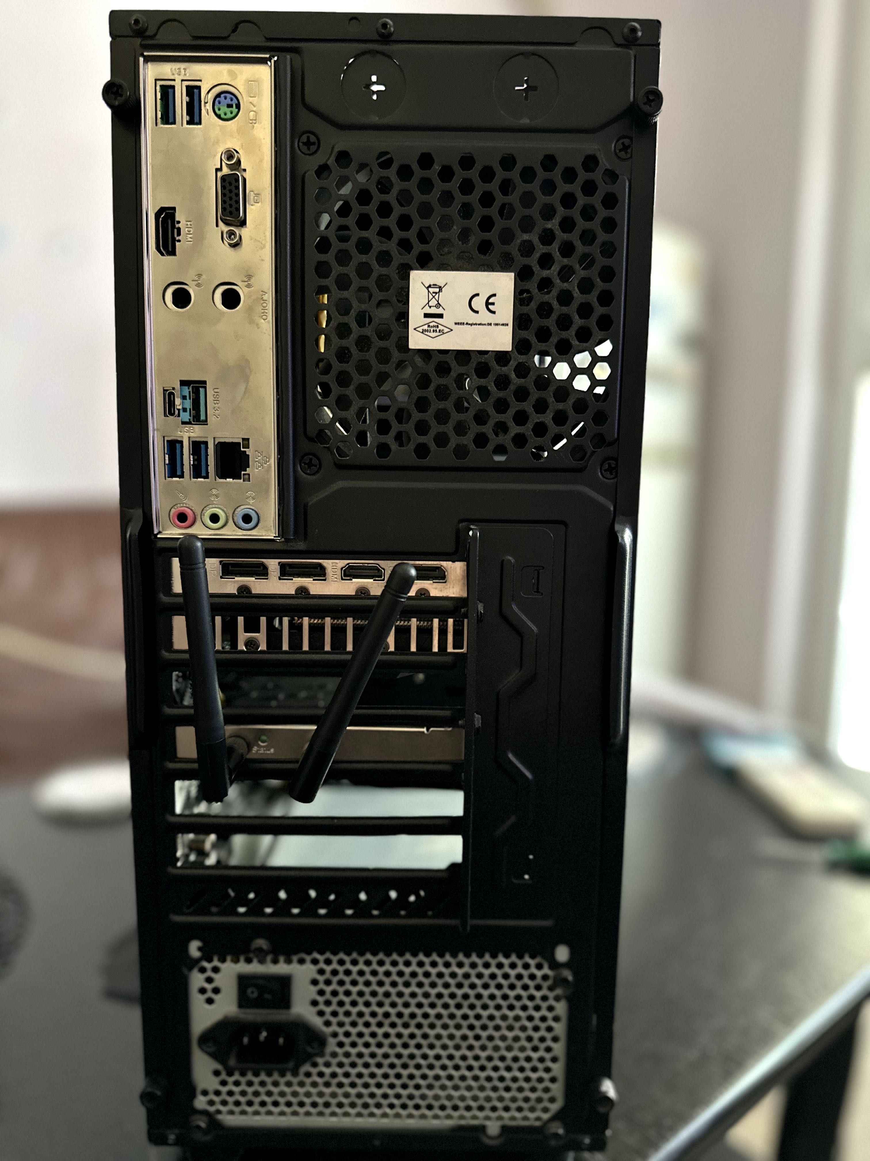 Компютър Ryzen 5 5600G, AMD RX 6600, 16 GB Ram, M.2 SSD + Монитор