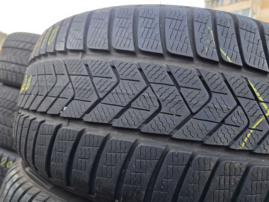 2бр Зимни гуми 255 40 20 - Pirelli - Tesla - DOT 2022
