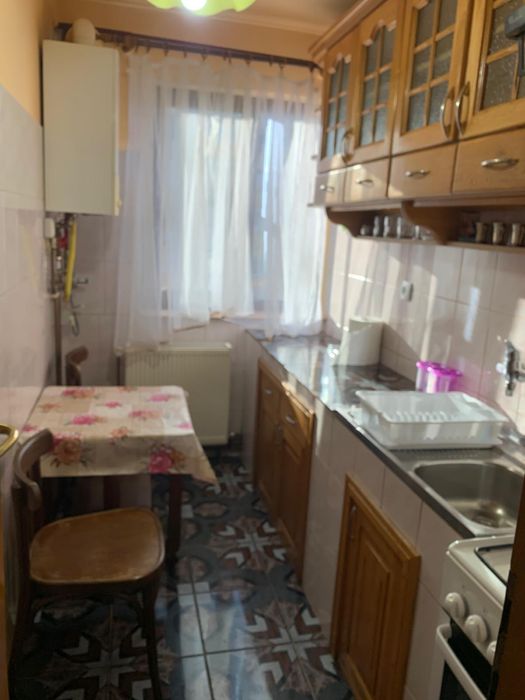 Vind apartament ln lugoj semi decomandat aranjat