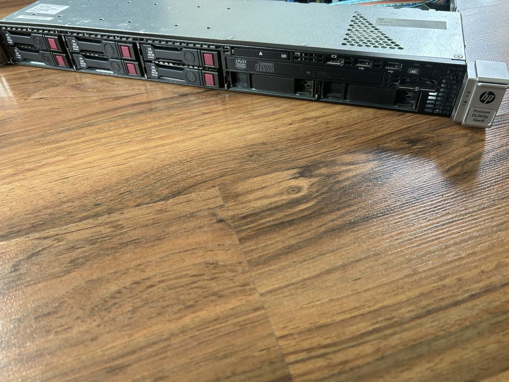 Сървър HP DL360p Gen 8 + Rail kit