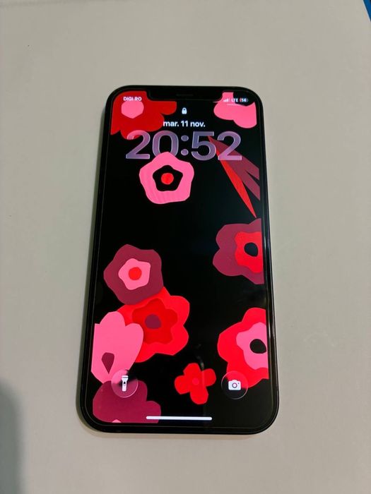 Vand iphone 12  Black