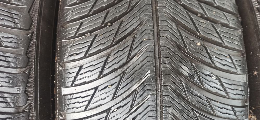 235/65/R17 Michelin Pilot Alpin 5