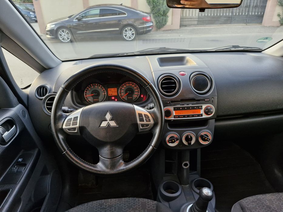 Mitsubishi Colt  / Cutie Automată