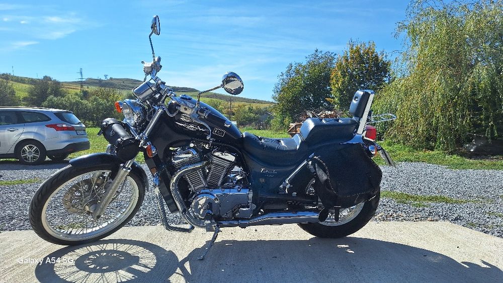 Suzuki intruder VS 800