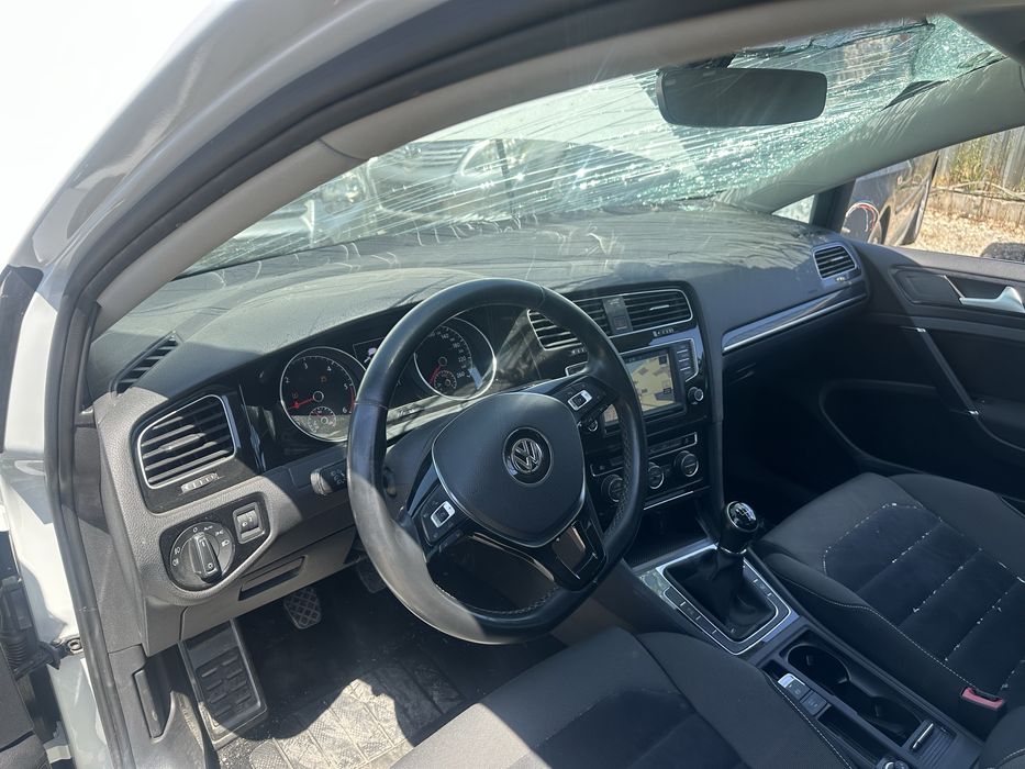 Фолксваген Голф 7 1.6tdi- CXX - 110k На Части!!!