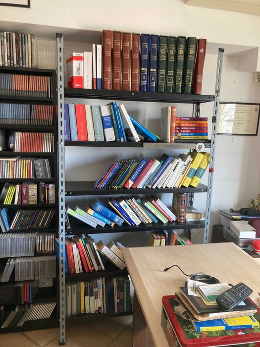 Rafturi metalice biblioteca depozitare