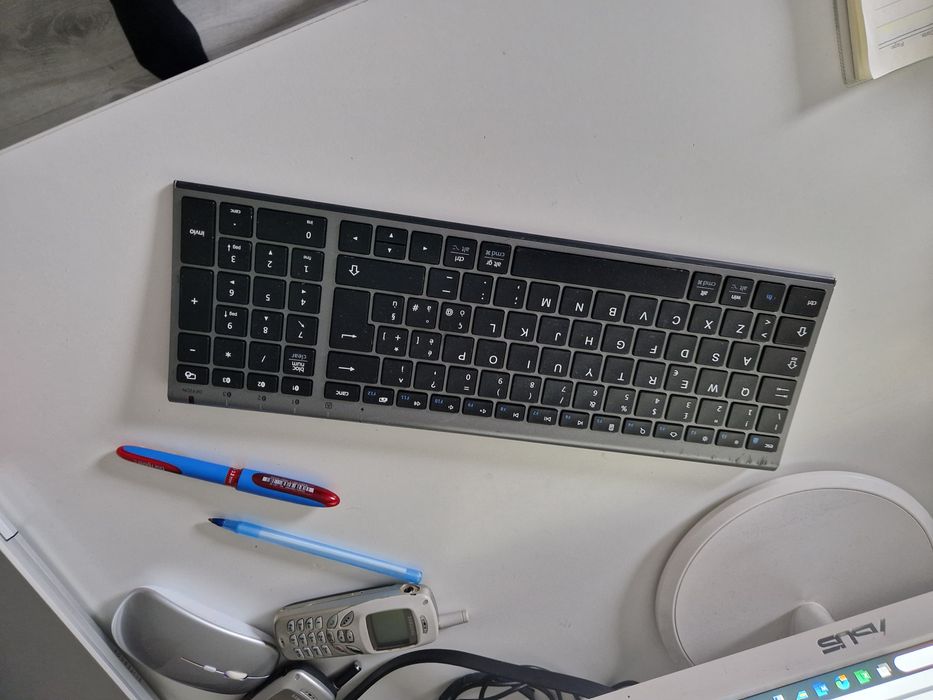 Tastatura wi fi  și Bluetooth perfect funcționala,  tip C