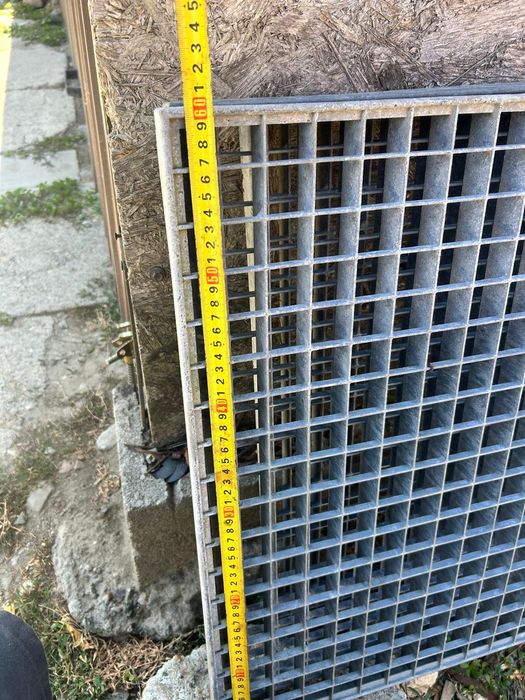 Gratare zincate, Scari metalice