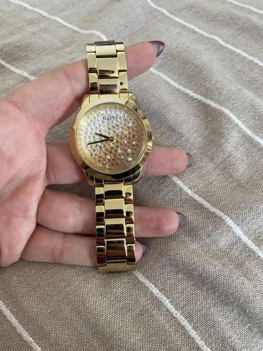 Дамски часовник Guess с кристали swarovski