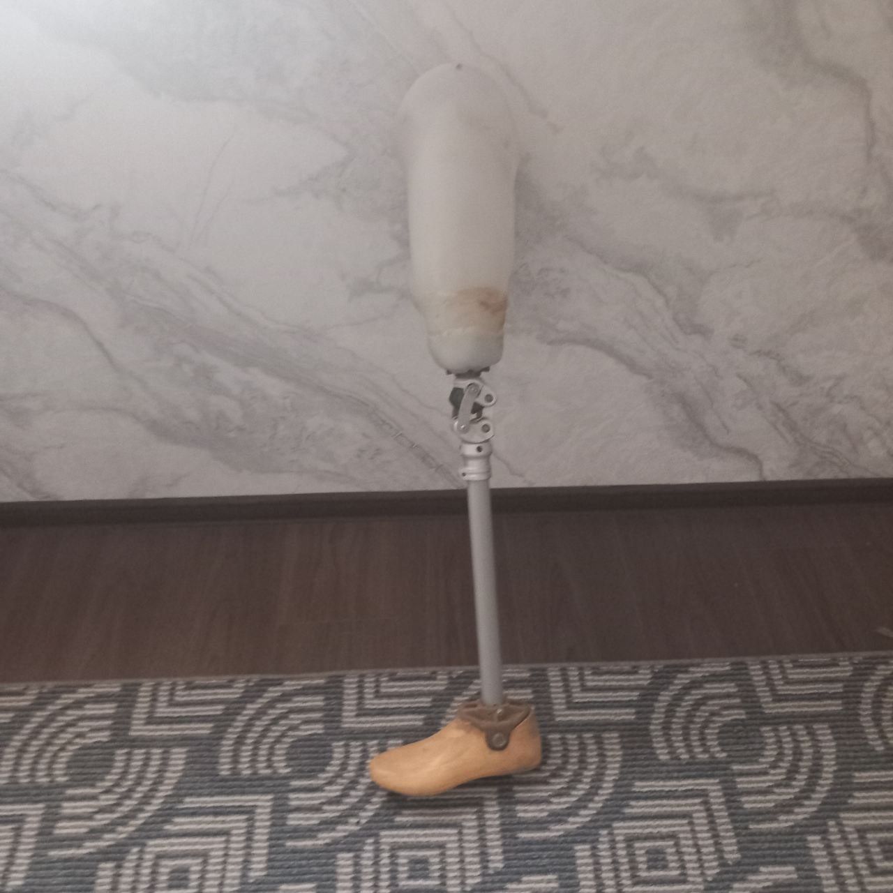 Holati udar oladiganlar aloqaga chiqsin