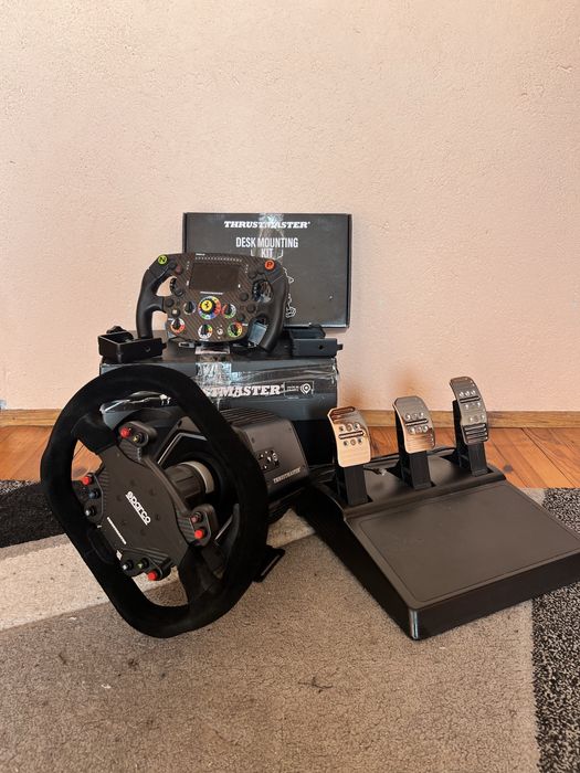 Продавам Thrustmaster T818 + Педали + 2 Волана + Desk Mount Kit
