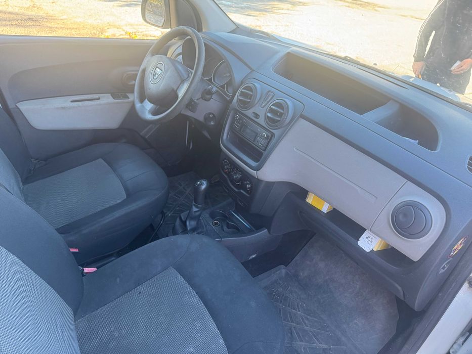 SC vinde Dacia Dokker in stare foarte buna