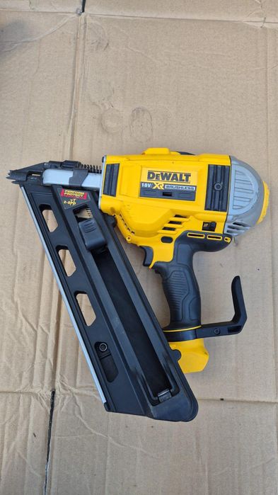 Pistol Paslode pt cuie mari Dewalt 18v brushless