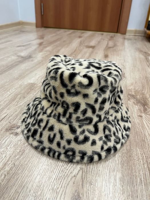 Леопардова шапка Bershka