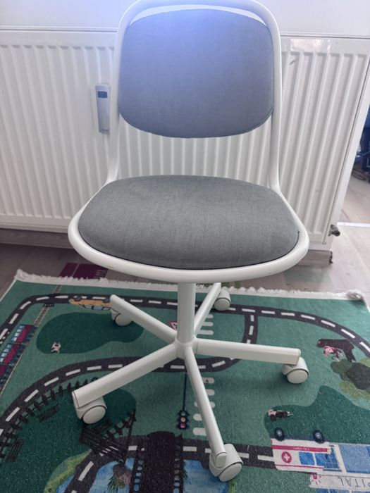 Scuan birou copii ikea