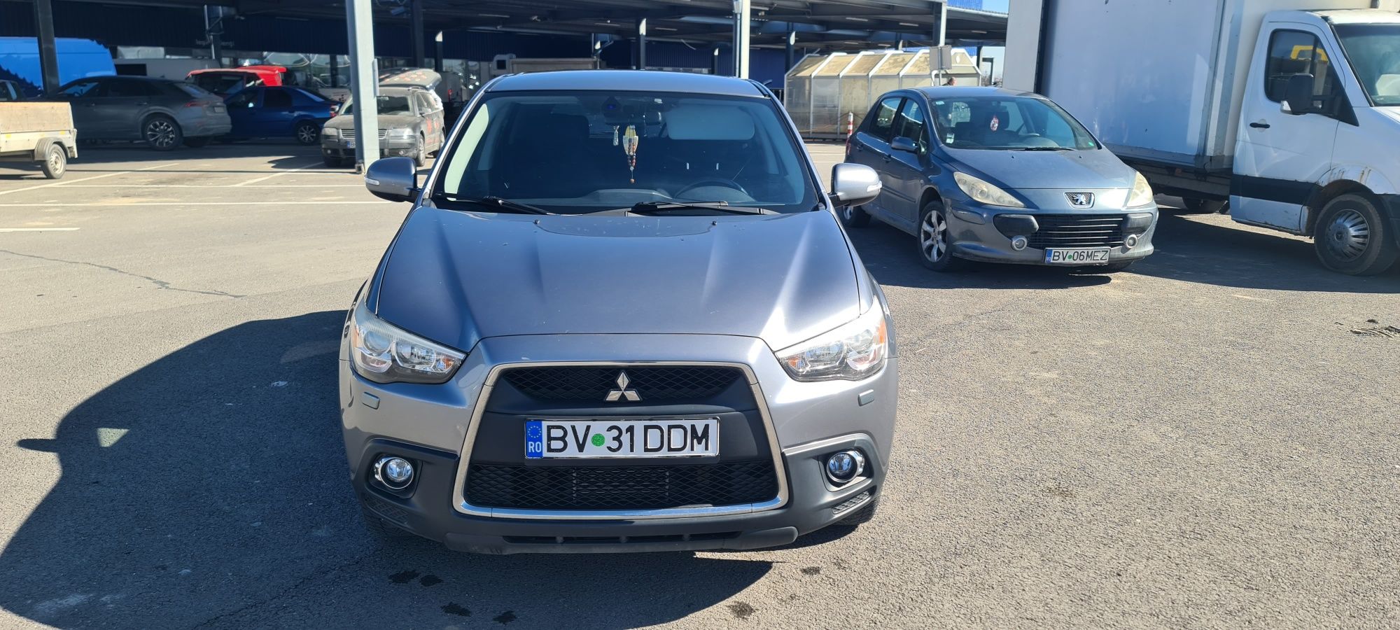 vând mitsubishi asx