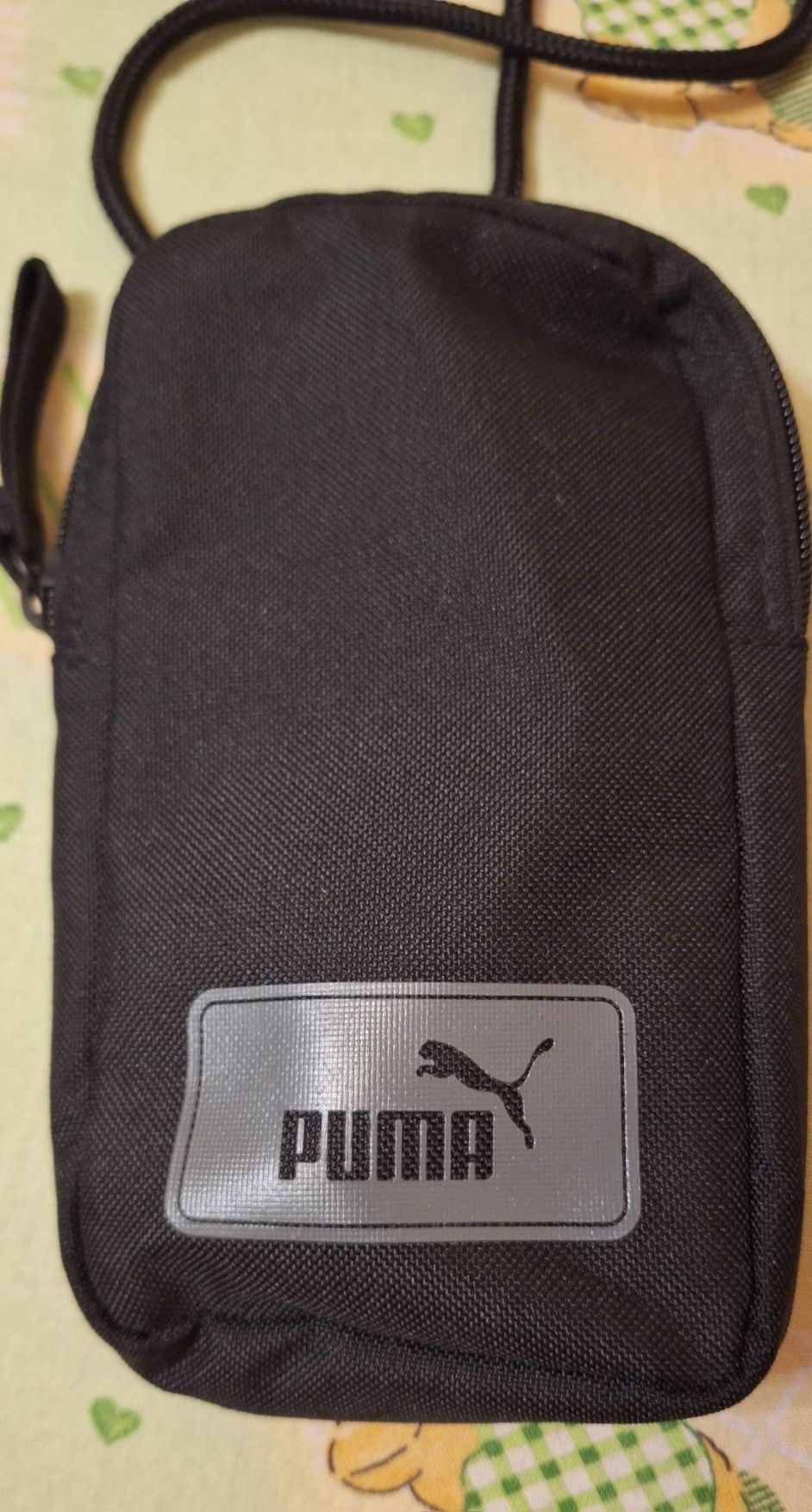 Черна чантичка на Пума